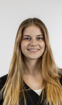 Clara du bureau des méthodes Chatard